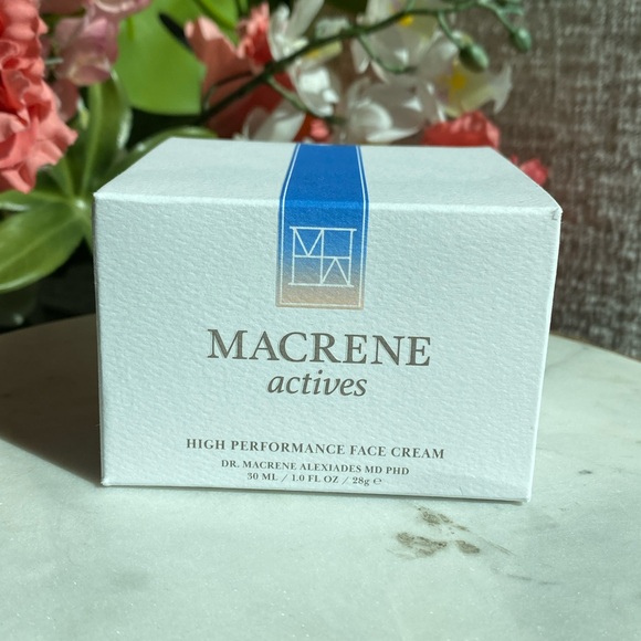 NIB Macrene Actives Moisturizing High Performing Face Cream with Peptides - Picture 11 of 13